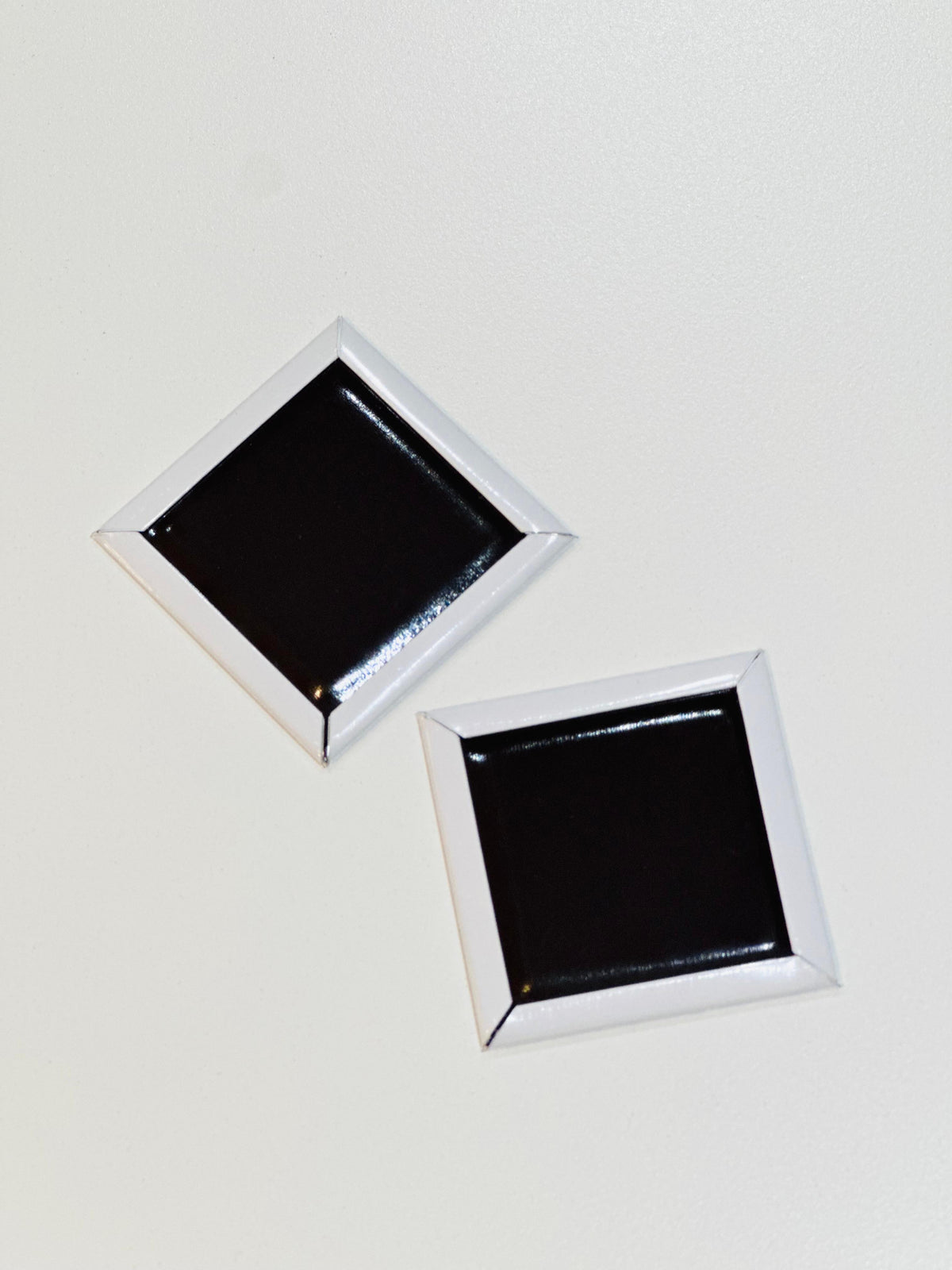 Food Mood magnets for mood swings caused by an empty stomach